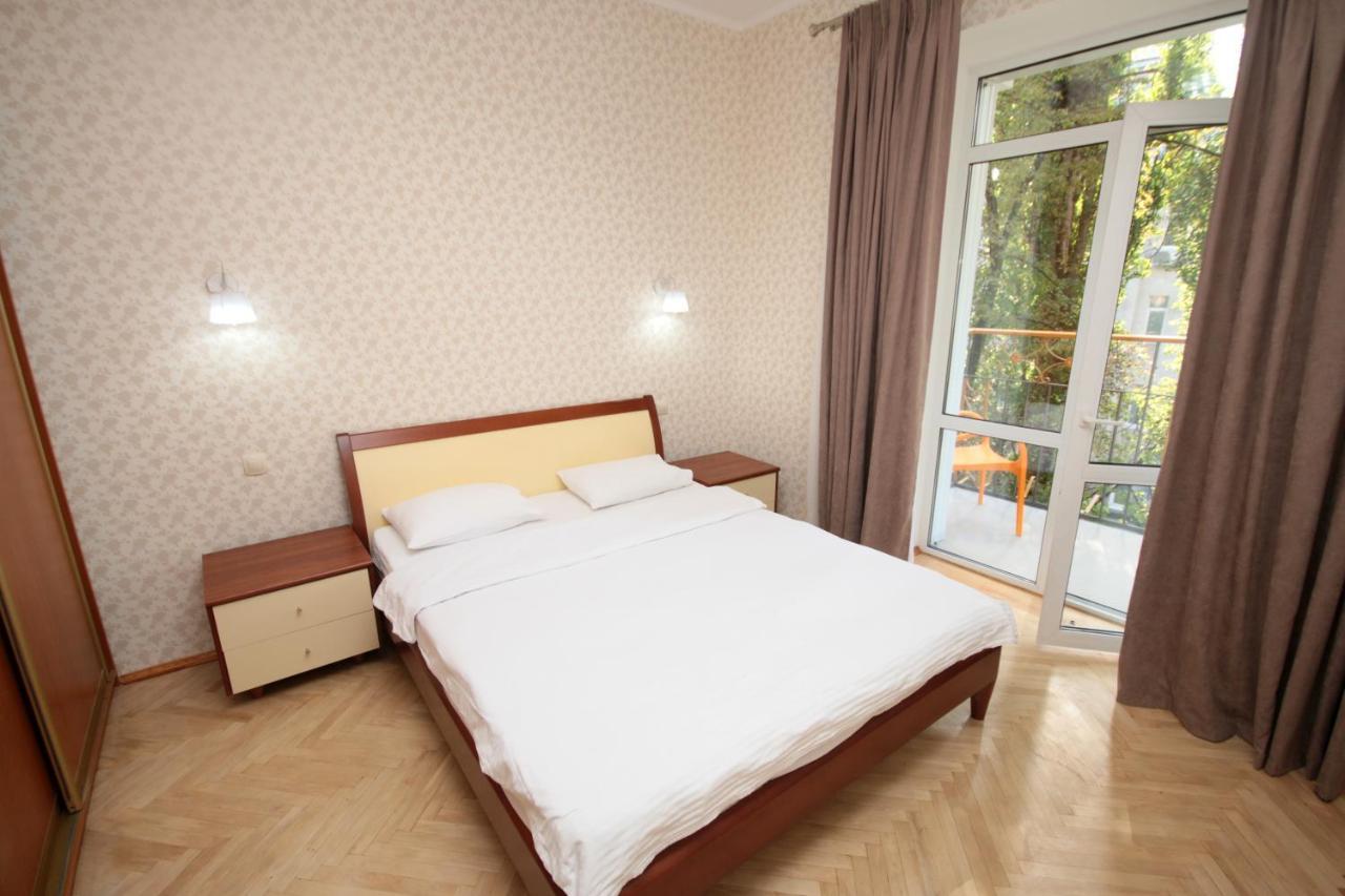 Inn Home Apartments In Kiev Center Esterno foto