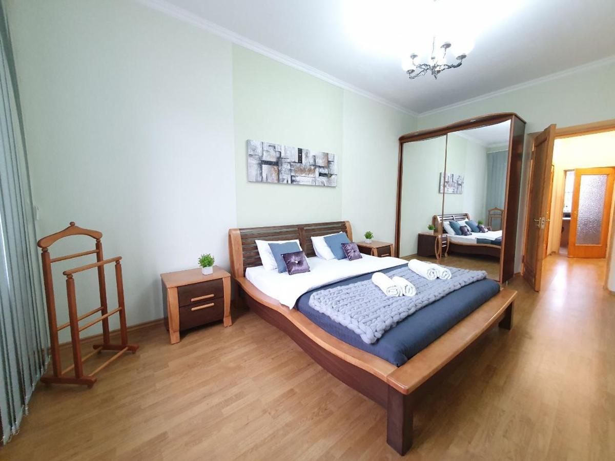 Inn Home Apartments In Kiev Center Esterno foto