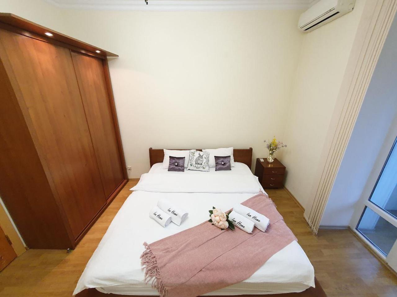 Inn Home Apartments In Kiev Center Esterno foto
