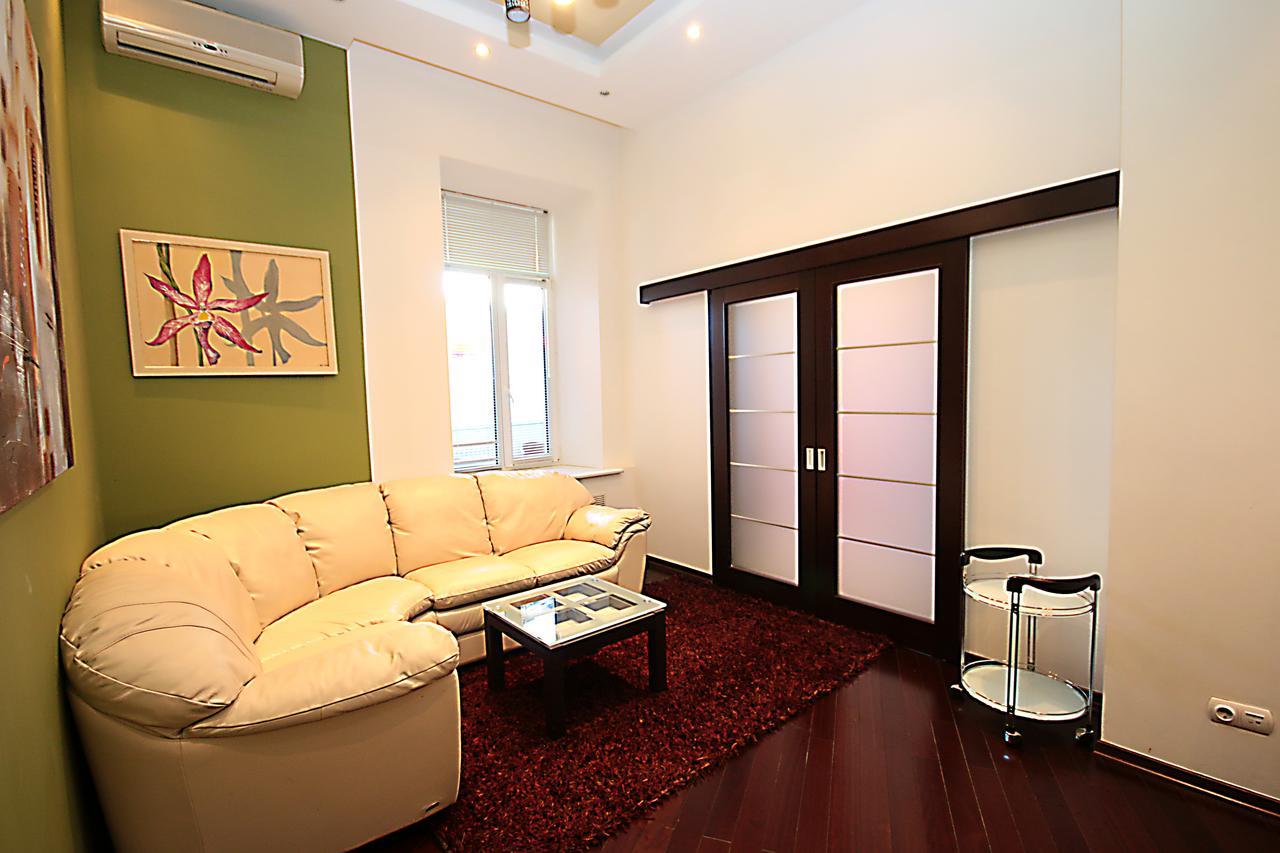 Inn Home Apartments In Kiev Center Esterno foto